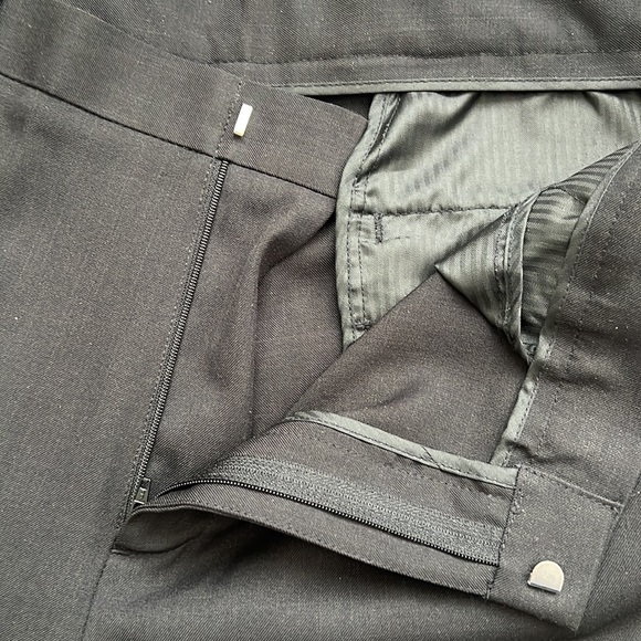 Perry Ellis Portfolio| Size 34W x 32L | 100% Polyester | Dress pants| Never Worn - Picture 8 of 13